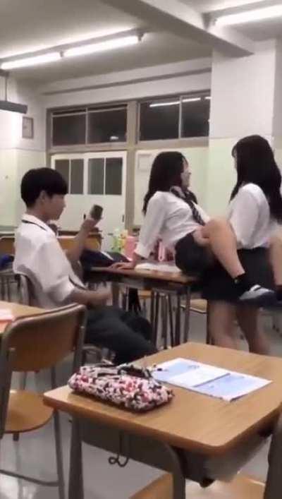 Normal Day in Japan Pangihi Upvotes! (vid not mine)