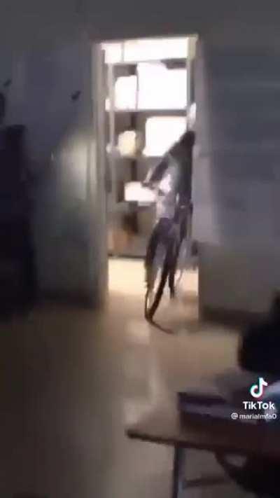 Everyone knows who is the favorite teacher at school