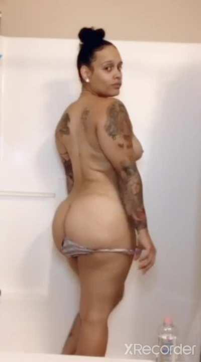 Grab Her 4GB Folder in Comment👇👇