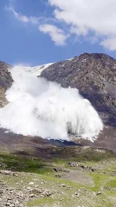 Avalanche in the Tian Shan Mountains in Kyrgyztan on 10 July 2022. 9 Brits and 1 American were on a guided tour when it hit. All survived.
