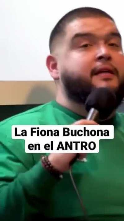 Cuando llevas a la luchona al antro.