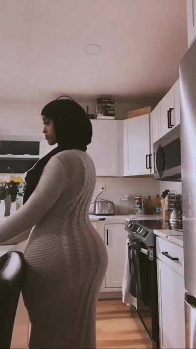 She catches you staring 🍑butt she doesn’t care