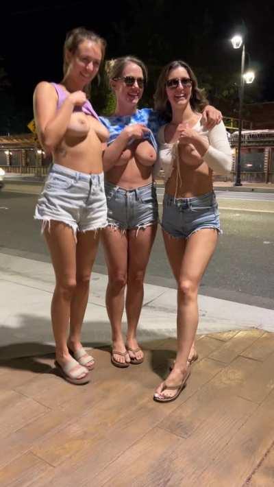 Flashing on a busy street is always a rush 😅