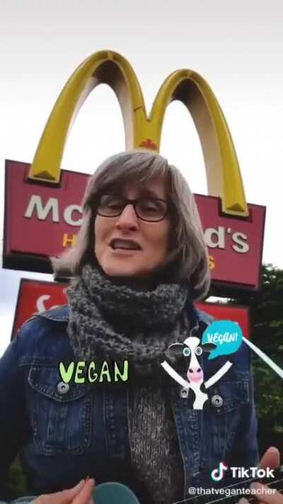 This vegan Karen also feeds her dog vegan food.