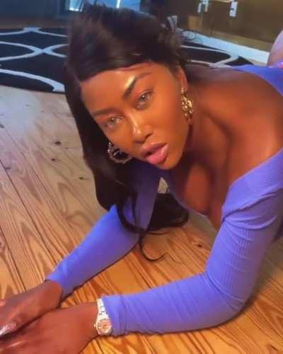 Moriah Mills(@thisismoriahmills)