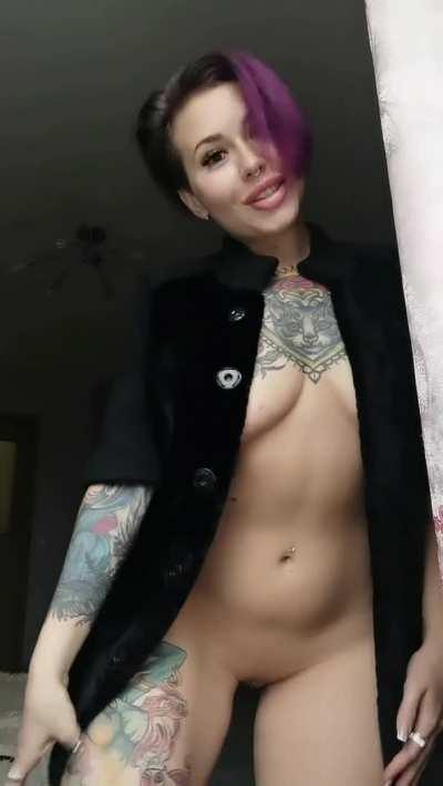 I think I'm so hot that I don't need winter clothes