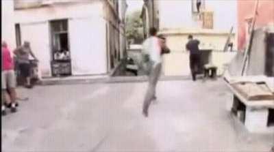 Behind the scenes of the Bourne Ultimatum. The cameraman is the real MVP