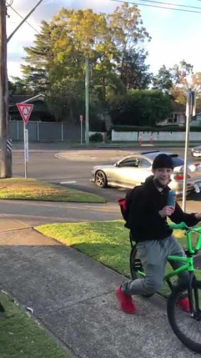 Here’s the video I posted yesterday but with sound, I accidentally made it a gif before.