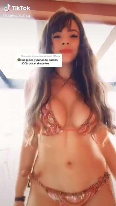 Danyan perreando en traje de baño 😍