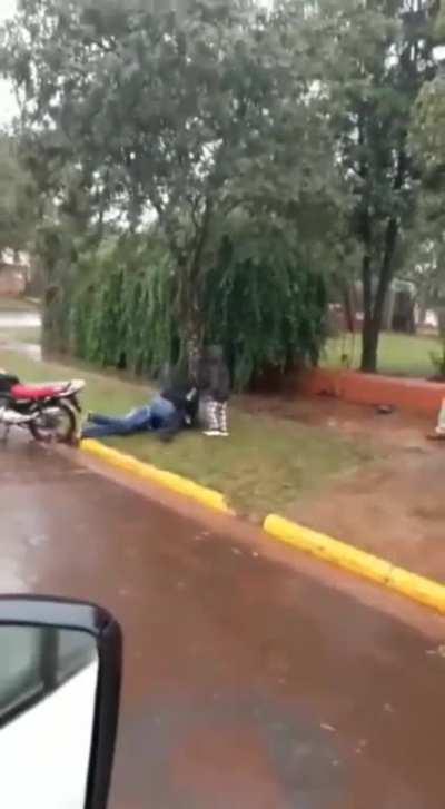 Misiones: La ex y la nueva se cruzaron y se agarraron a trompadas frente a la criatura