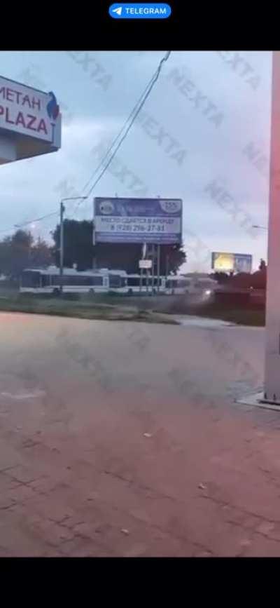 Civil war has begun in Russia, tonight reports of 25k Wagner mercs on route to Moscow, FSB trying to stop them in Rostov