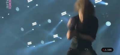 Elize in action again