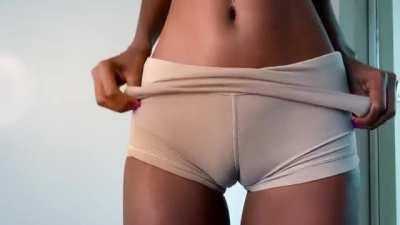 I just love showing off my sexy tummy and pussy for you to enjoy! [gif]