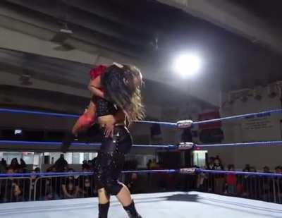 Jody brief OTS carry to her opponent 💪🏽