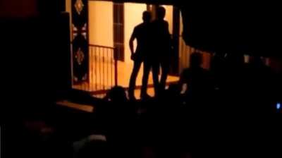 Selo denen zat neden tutuklu, suçsuz o diye yalan rüzgarları yine esiyor. Biz her seferinde hatırlatıyoruz 6 7 ekim olaylarını ama unutuluyor. 31 sivil ve 2 polisin öldürüldü, 300'ü geçik yaralı insan, yüzlerce okul, banka, ev, devlet dairesi yakılıp yok 