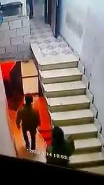 No handrails staircase