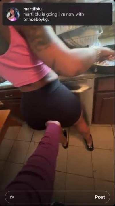 I missed a better part of her getting her shit grabbed smh but here’s something 😩