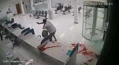 Bank Robbery Turns Into a Bloody Chaotic Deadly Shootout in Brazil -- Warning: Graphic, Viewer Discretion Advised