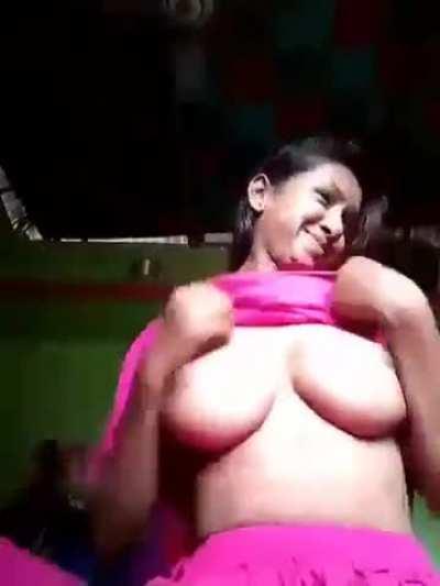 DESI CUTEE JUICY MELONS🥵|