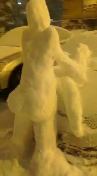 Biggest snowfall in Madrid (Spain) in the last 100 years and people are getting creative