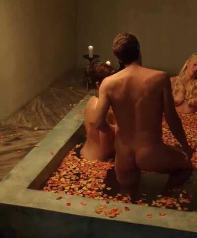 Laura Surrich in 'Spartacus' [gifv]