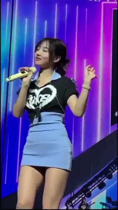 Go crazy Nayeon 🥵