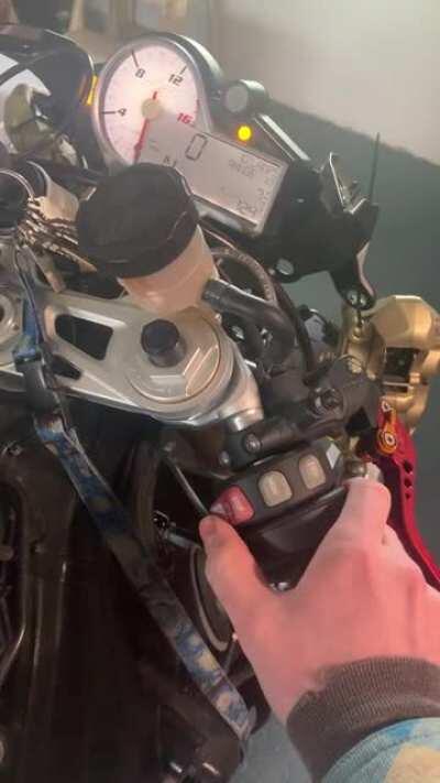 2016 BMW S1000RR stalling