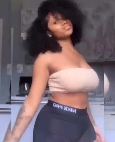 500 upvotes & I’ll reveal my juices fat tits on here🙈😌🍈. Btw add my snap @ londynvee40