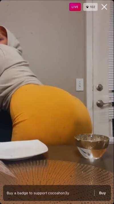 Damn… that ass be looking sooo heavy 😩😭🤦🏾‍♂️🍑🙏🏾