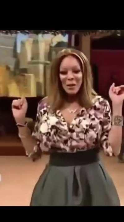 Wendy Williams @therealwendywilliamsonline (that’s the “I’m about to gossip my ass off run”)