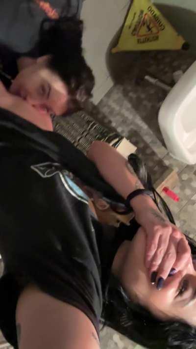 what girls really do when they go to the bathroom 