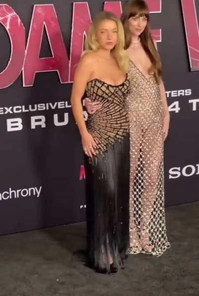 Dakota Johnson & Sydney Sweeney