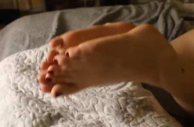 I want cum on my delicate feet
