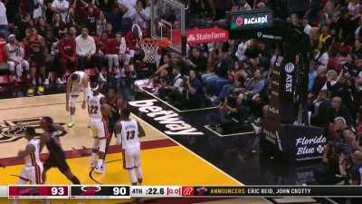 [Highlight] Gary Trent Jr. ices the game with a dagger triple from the corner