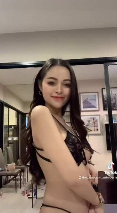 If only one guy enjoys this video, I’m happy af 🥰