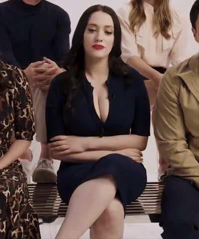 Kat Dennings body, cleavage and red lips are such a trigger 🥵