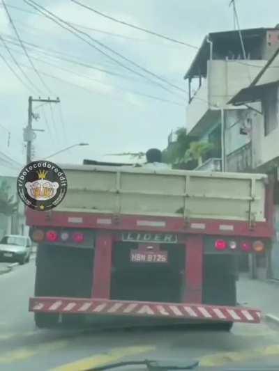 Pega o plot no final do vídeo!