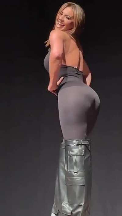 Cecilia Galliano y todo lo que trae