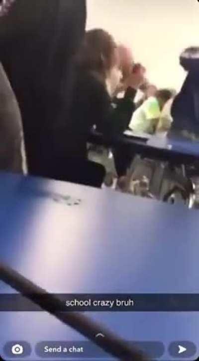 Memeli erkek ile memesiz erkek kawga