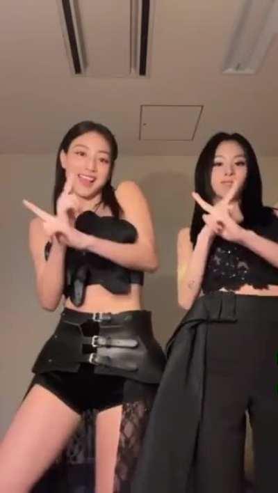 twice jihyo and chaeyoung 😍