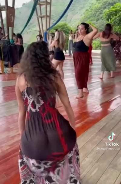 That’s one hefty ass under there