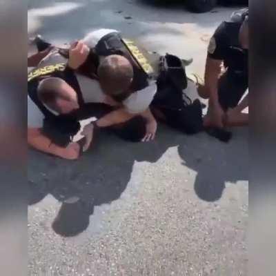 Police arrest Lyft passenger for not showing ID and cause a him to have a seizure.