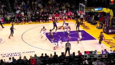 [Highlight] Austin Reaves drops Gary Trent Jr and hits the mid-range bucket