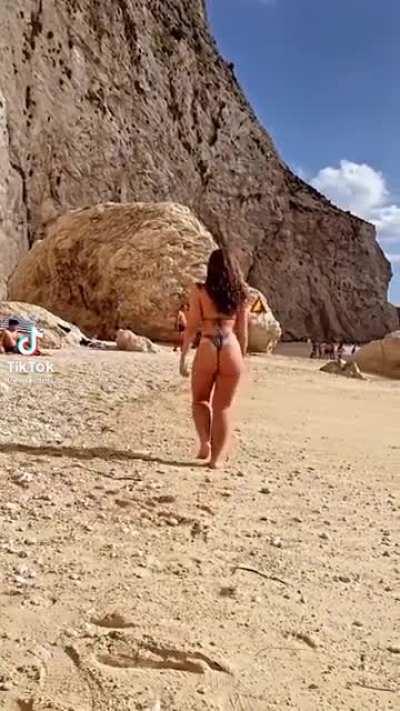 That PAWG's booty is one of a kind