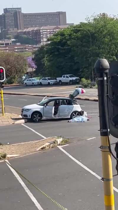 [As Received] Three suspects shot and killed in Parktown on Friday. The alleged kidnappers were all fatally wounded by SAPS tactical response team