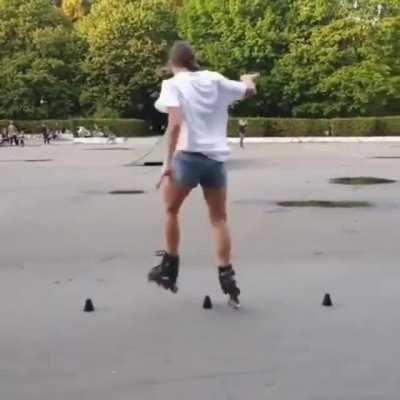 The spectacular skills of this girl