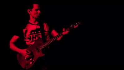 Imagine going to a Muse concert and hearing this glorious (pun intended) intro. My life would be complete.