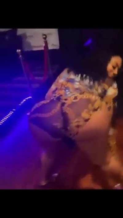 Her shit 🔥 I’ll delete this soon post all her shit on her sub 👌🏾