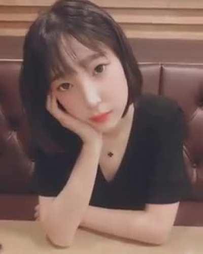 *sits around while being pretty* @inkyung97