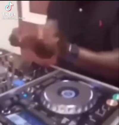 Buena musica 🧐🍷